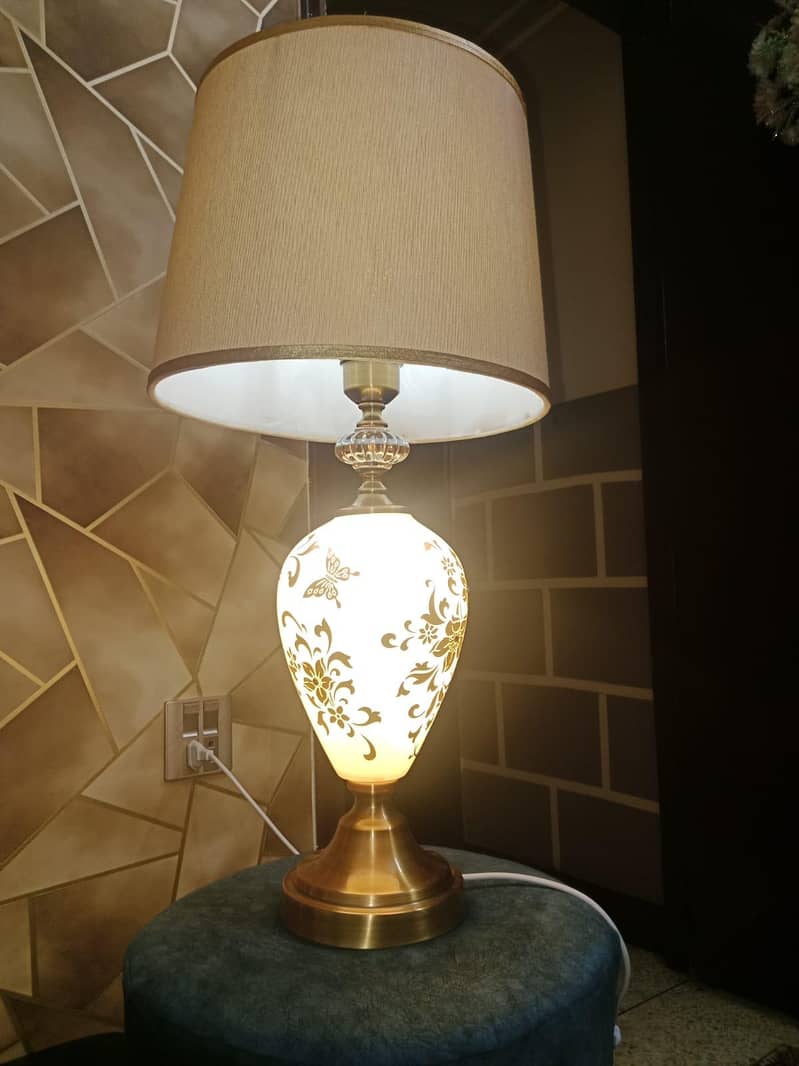 table lamp

                                                            alt=
