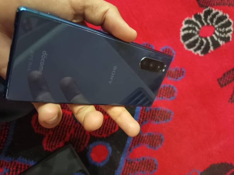 Sony Xperia 5

                                                            alt=