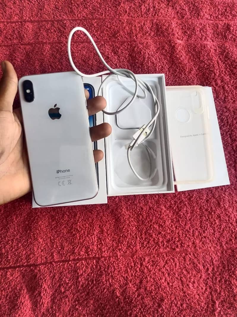 IPhone X 256 GB Memory

                                                            alt=