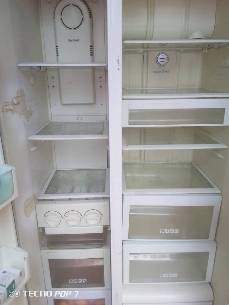 Kenwood no frost refrigerator

                                                            alt=