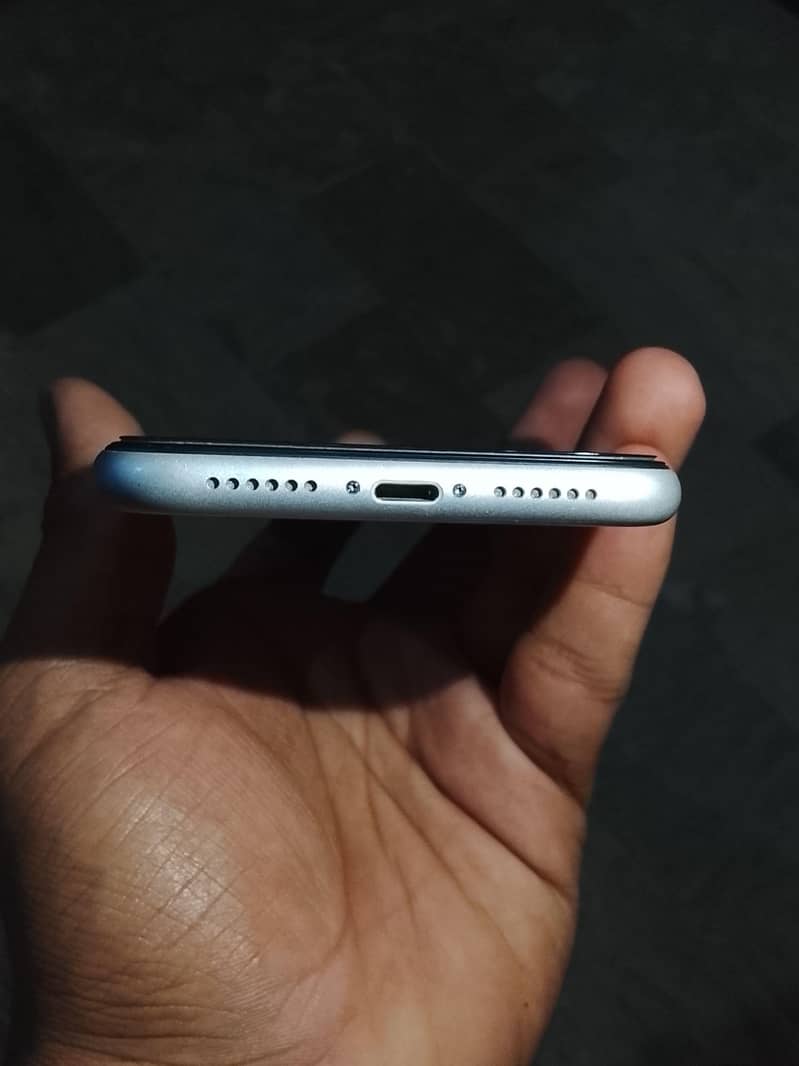 I phone xr 64 Bio red kr ke msg kri

                                                            alt=