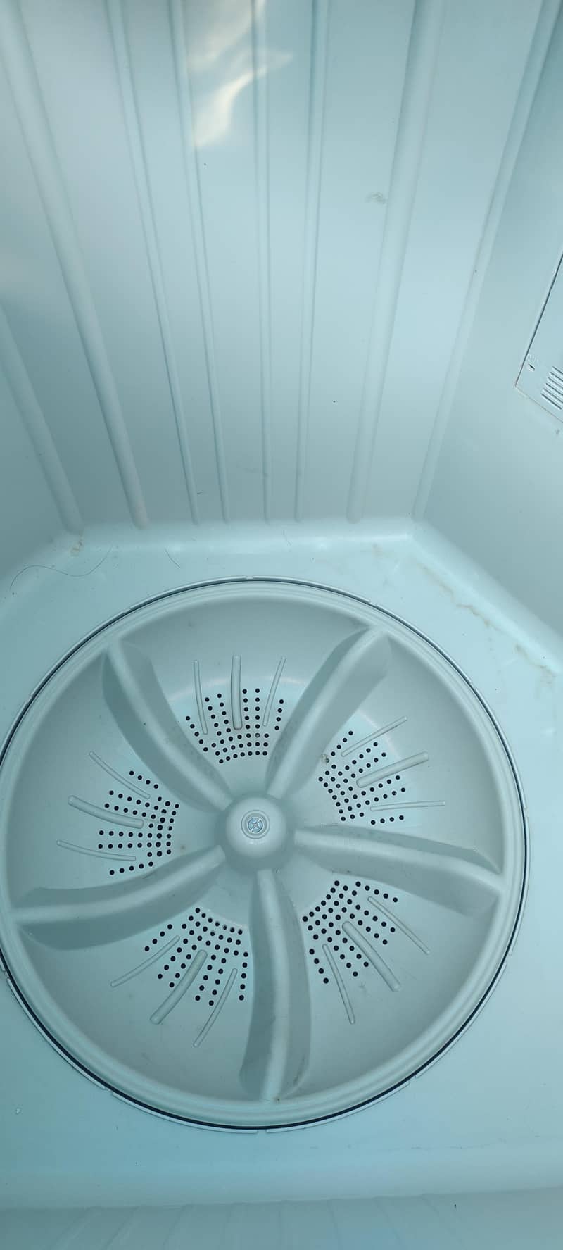 I'm saling Haier washing & dryer

                                                            alt=