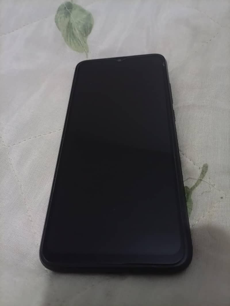 Xiami Redmi 10A 10 by 10 condition 3+1gb ram 65gn rom

                                                            alt=