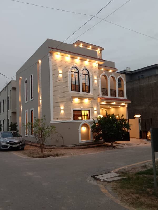 5.75 Marla Brand New Corner House For Sale In Park View City Platinum Block

                                                            alt=