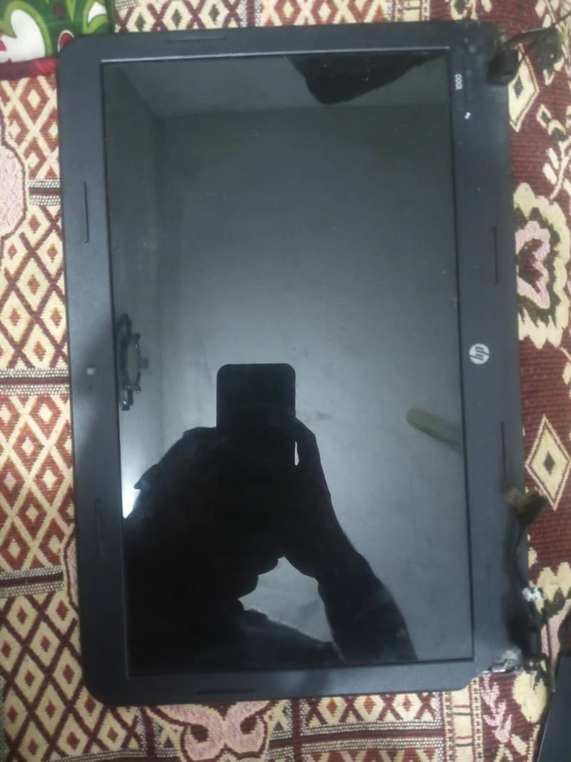 Hp 1000 core i3 LCD screen only not laptop.

                                                            alt=