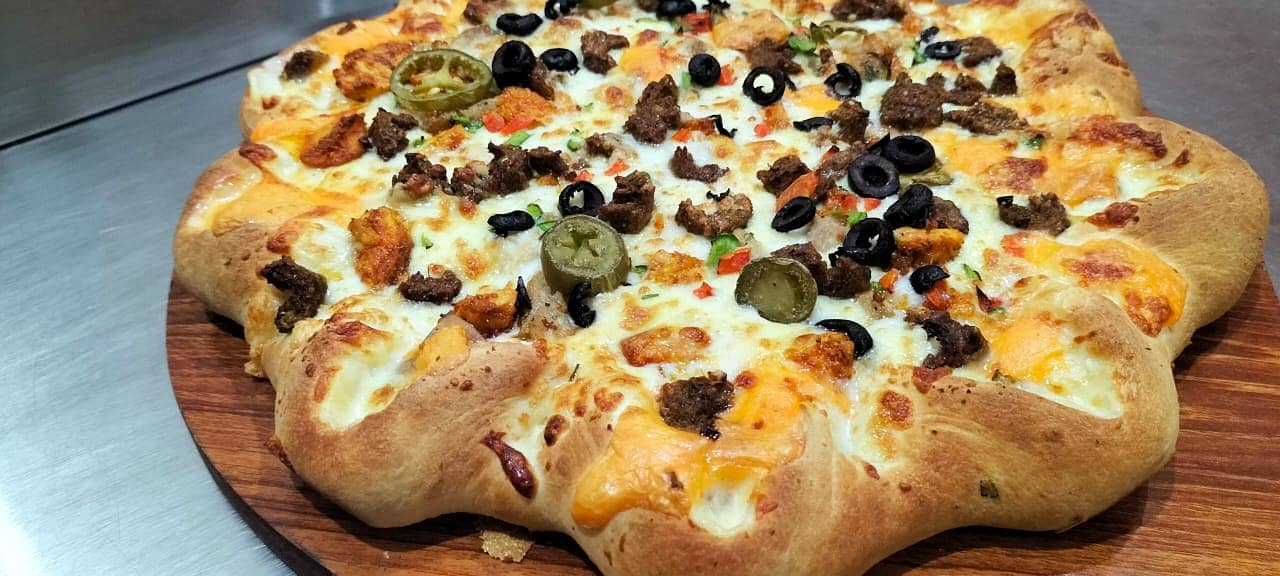 I Am Professional fast food chef and  Rasturent Concertor

                                                            alt=