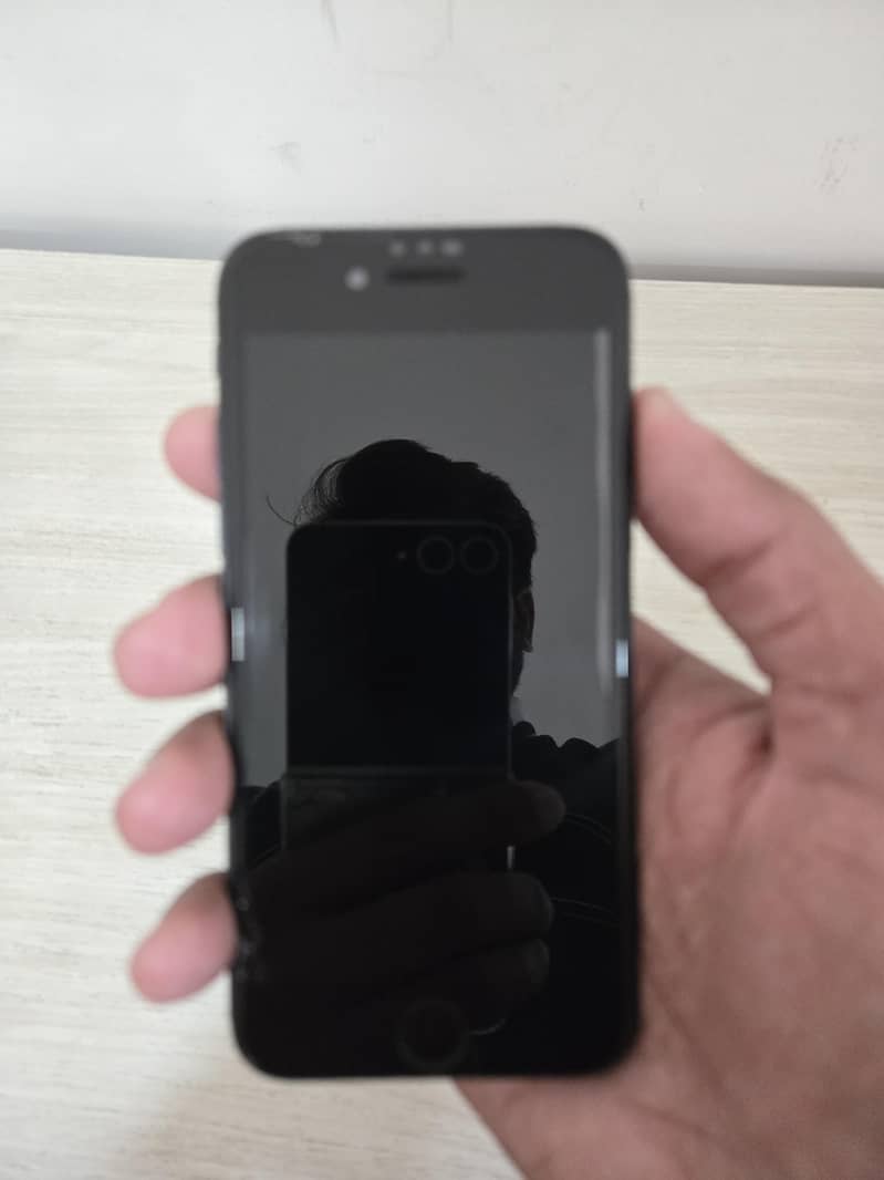 iPhone SE (2ND GENERATION)

                                                            alt=