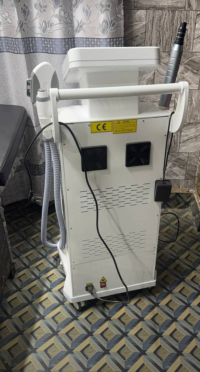 Professional Laser Hair Removal Machine - Like New

                                                            alt=