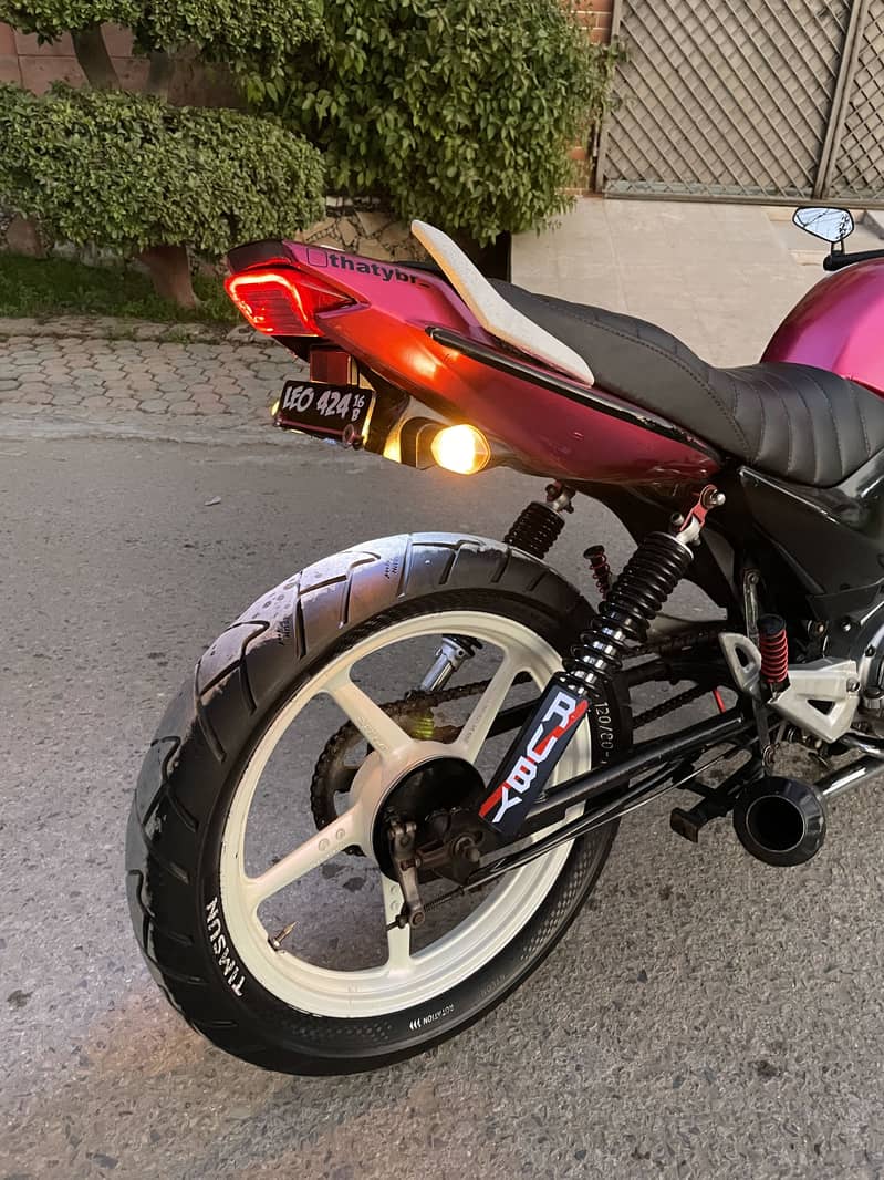 Yamaha Ybr Totally Modified (WhatsApp only)

                                                            alt=