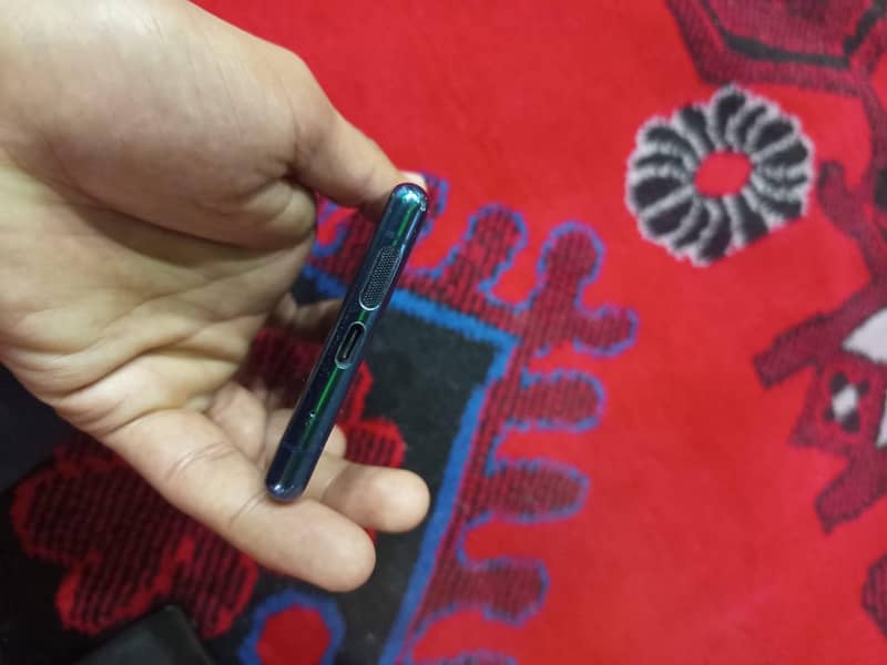 Sony Xperia 5

                                                            alt=