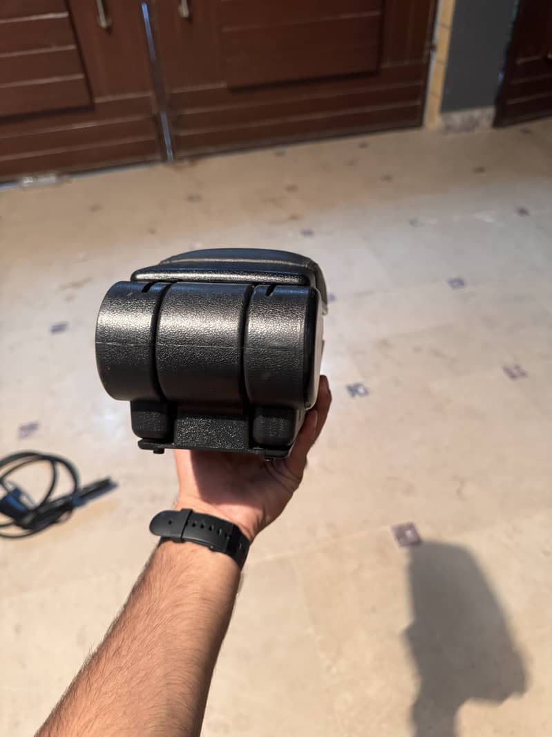 Universal Premium Leather Armrest

                                                            alt=