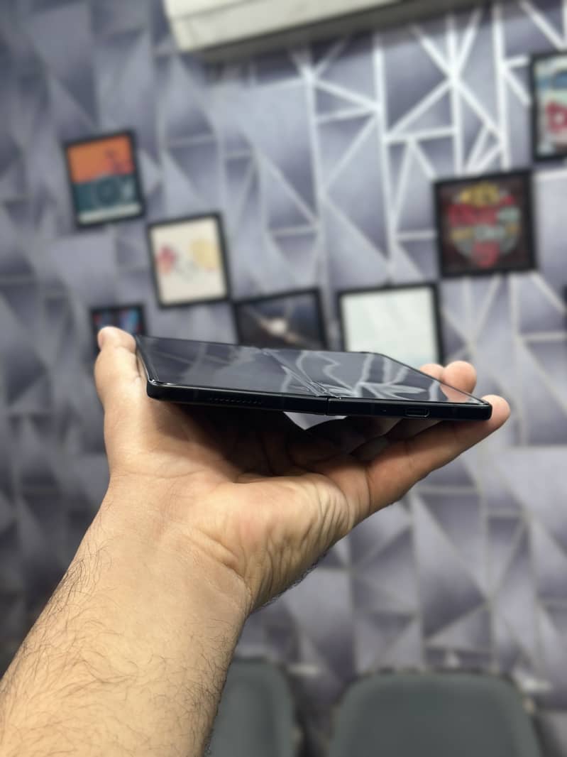 Samsung Z Fold 3 12GB 256Gb Pta Approved C brand new Condition

                                                            alt=