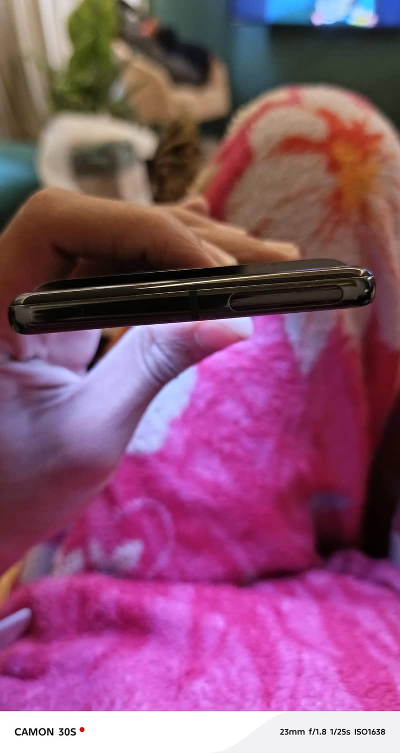 google pixel 7pro Black spot dual sim

                                                            alt=