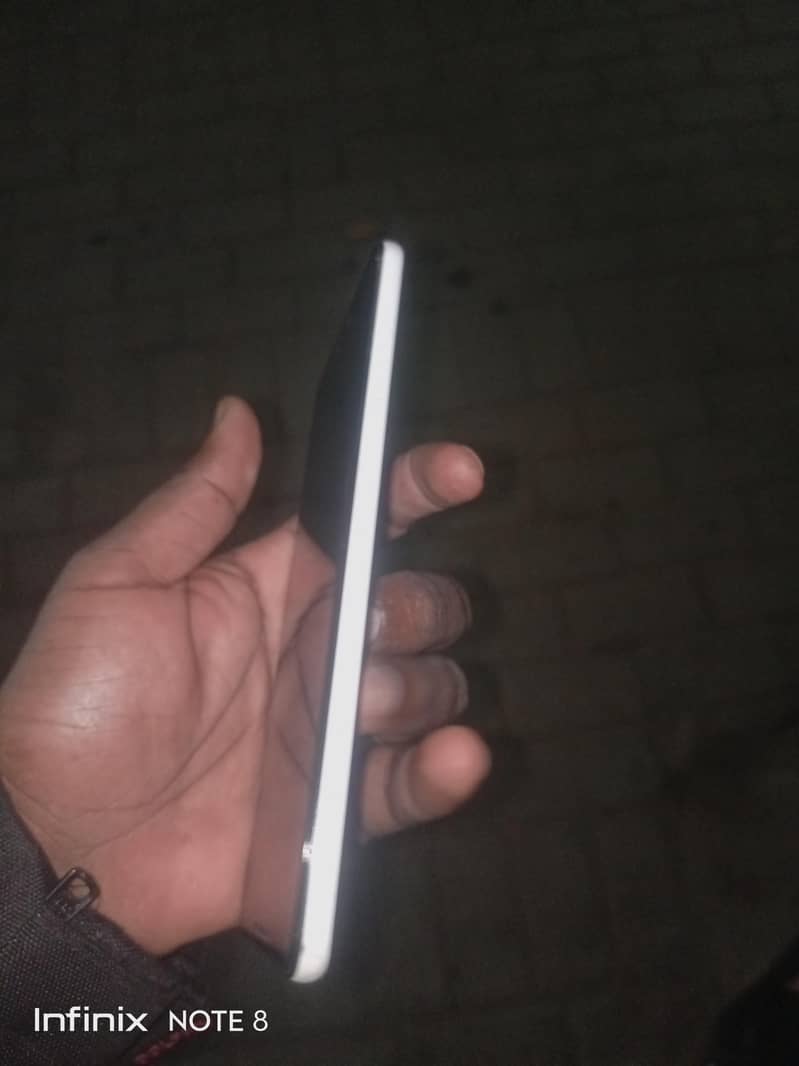 google pixel 3xl orignal panel with side body

                                                            alt=