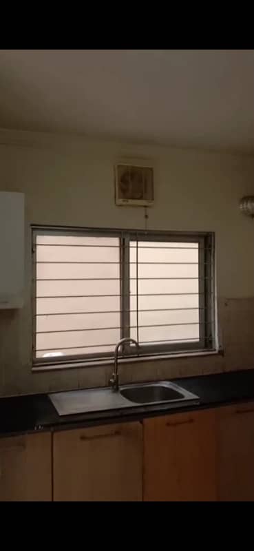 Precinct 11A 200sq. Y Loop Road very near murree point Villa Available For Rent

                                                            alt=