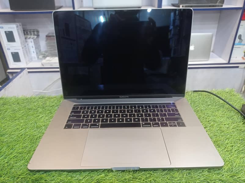 MacBook Pro 2016 | 1 TB Storage | Slim Fast & Premium Condition

                                                            alt=