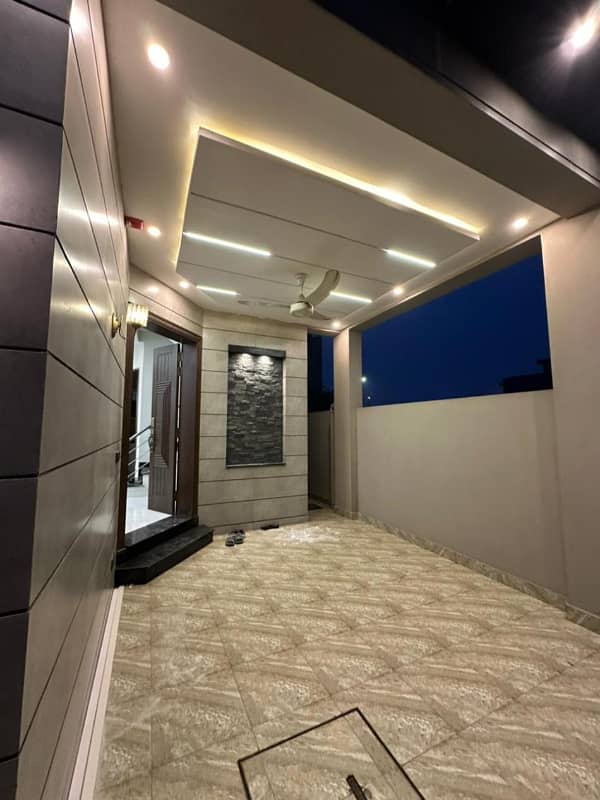 LUXURY 5 MARLA BUNGALOW FOR RENT | DHA 9 TOWN | AFFORDABLE COMFORT

                                                            alt=