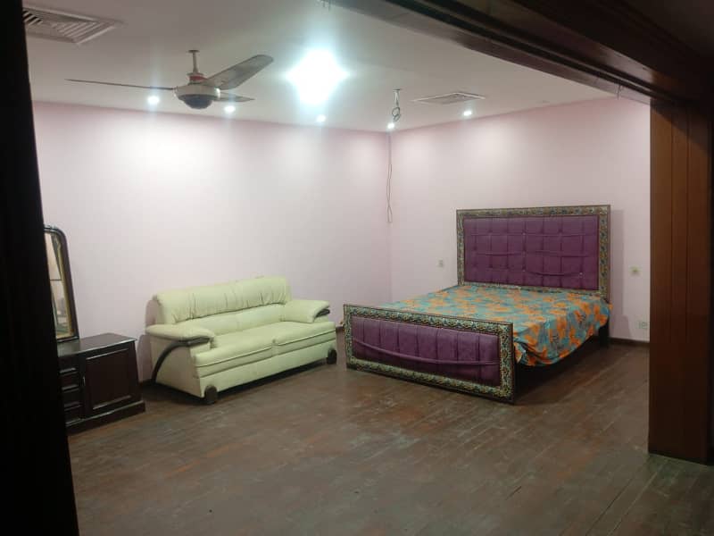 1 Kanal House For Rent

                                                            alt=