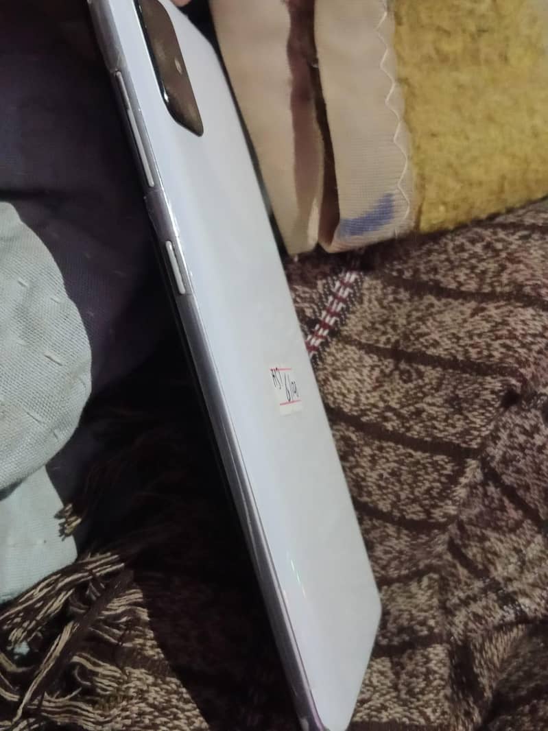 Samsung A51

                                                            alt=