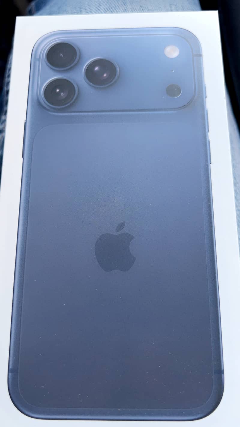 iPhone 17 Pro Max 256GB Non PTA Full Genuine

                                                            alt=