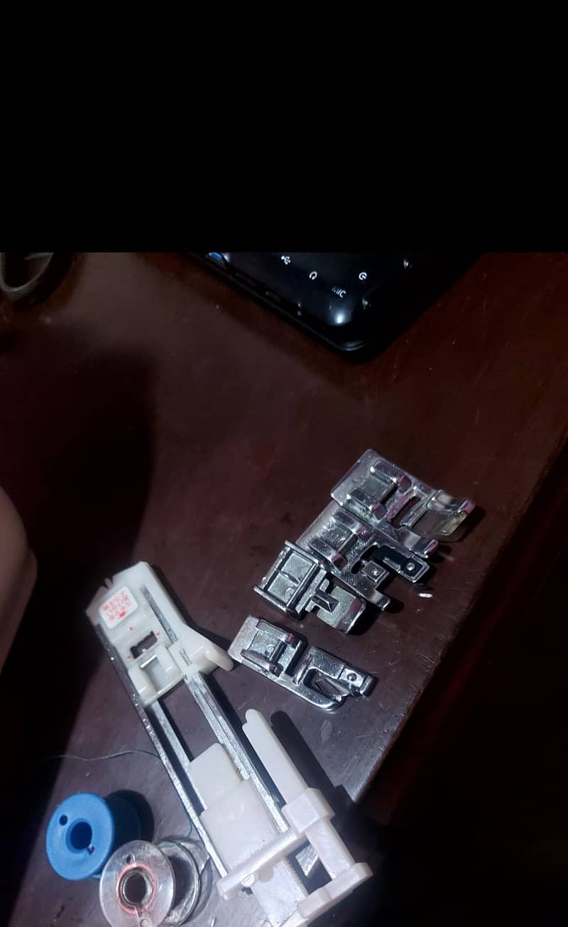 Sewing machine Singer Computer 9780 Used 9/10

                                                            alt=