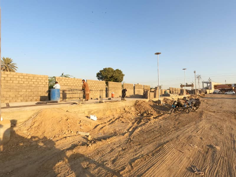 Falaknaz Dreams Plot For Sale

                                                            alt=