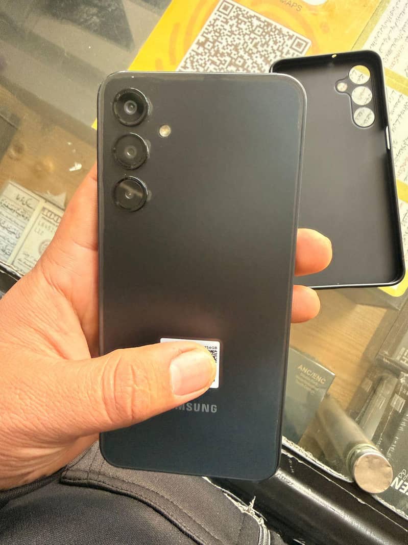 8gb 256gb

                                                            alt=