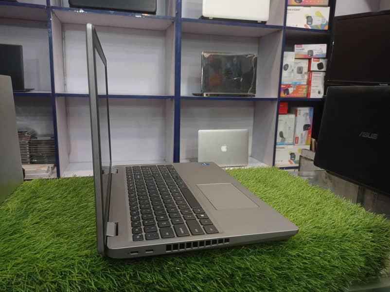 Dell Latitude 5521 | Core i5 11 Gen. | 8Gb Ram | 256Gb SSD

                                                            alt=