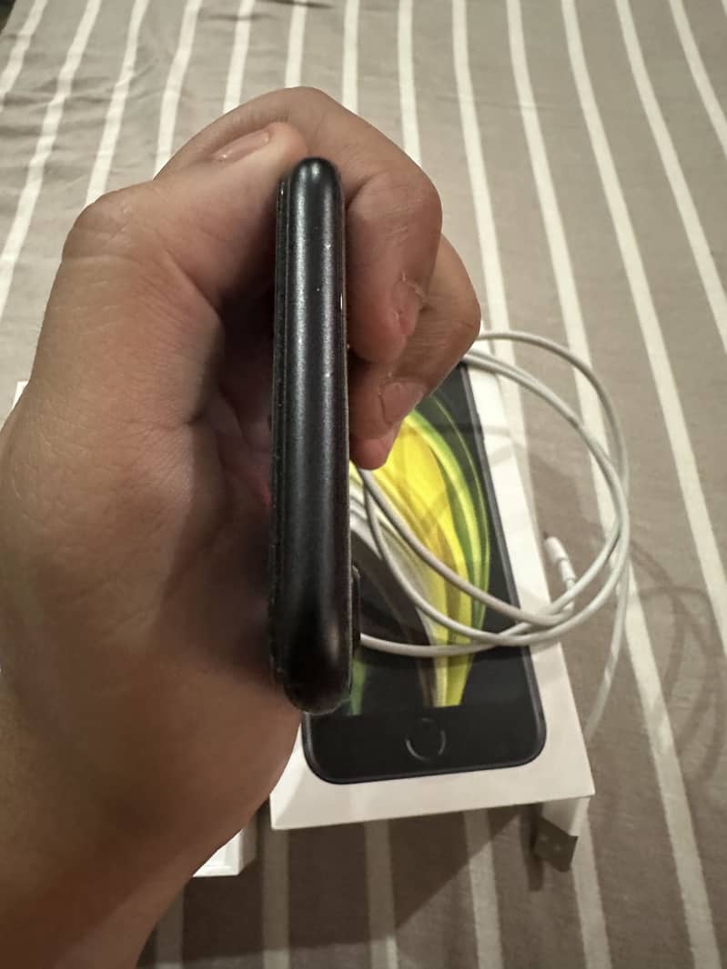 Iphone SE (2020)

                                                            alt=