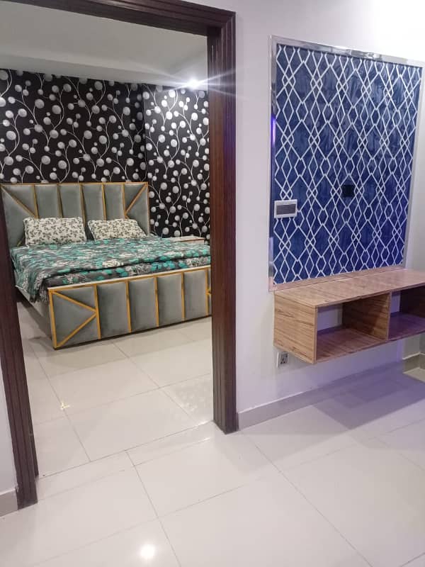 Par Day and short Time One and Two BeD Room appaertment Available for rent Bahria Town Phase 4 and 6 Empire Heights 2 family apartment any time available

                                                            alt=