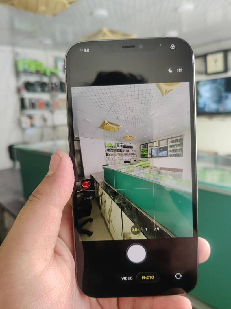 12 pro max 512 gb 10/9 condition

                                                            alt=