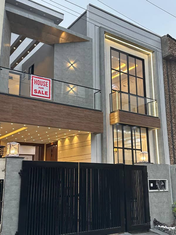 5 Marla Brand House Available For Sale in Tulip Extension Block Park View City Lahore

                                                            alt=