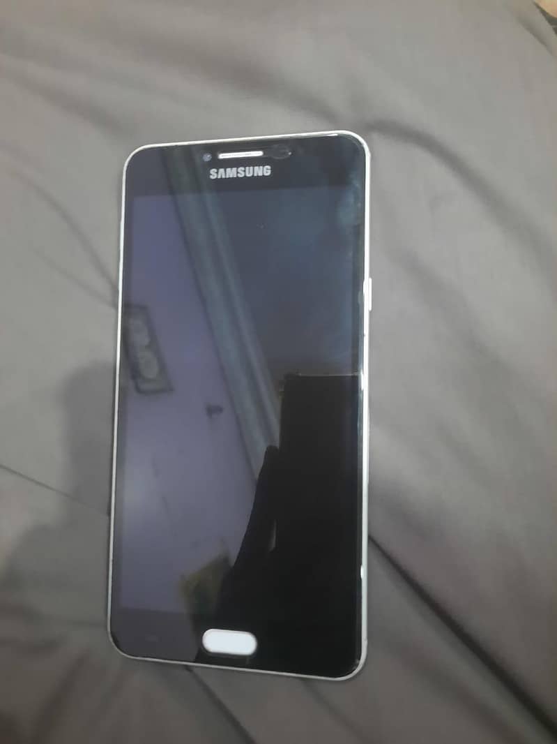 sumsung c7 pro

                                                            alt=