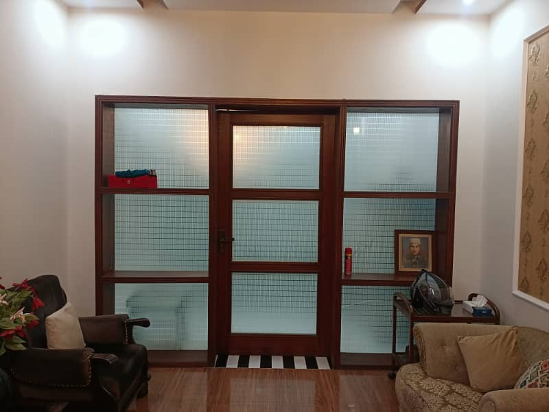 AHMED ASSOCIATES OFFERS 10 MARLA UPPER PORTION FOR RENT IN NASHEMAN IQBAL PHASE 1 LAHORE

                                                            alt=