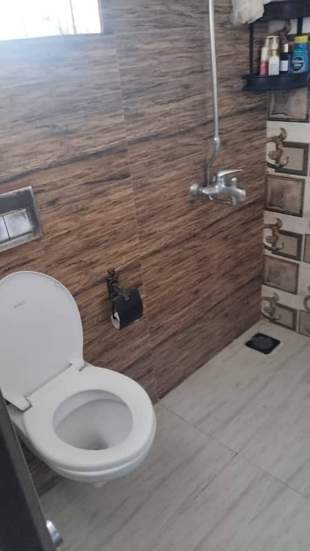 10 Marla Brand New House For Sale Splash Good Location

                                                            alt=