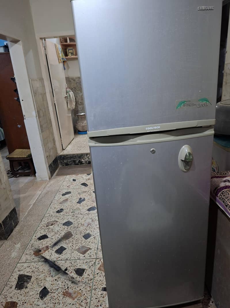 Samsung Refrigerator for sell in good condition

                                                            alt=