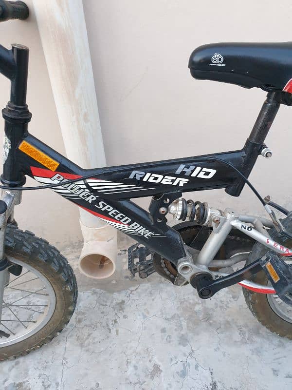 Bicycle for Kids 16" Front/Back Shocks in very good condition

                                                            alt=