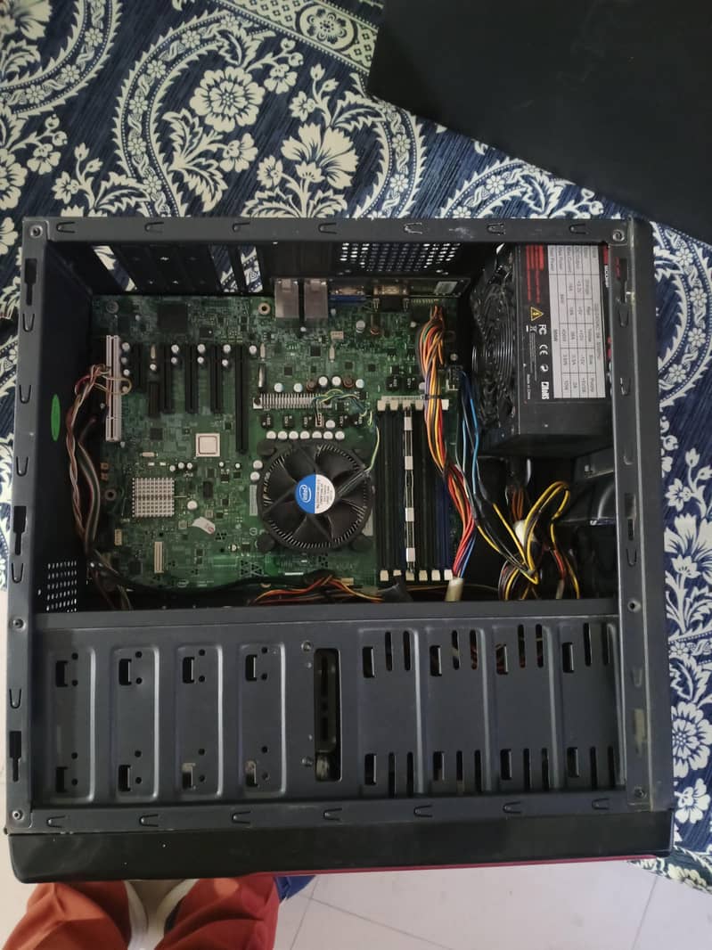 Custom Build Tower PC

                                                            alt=