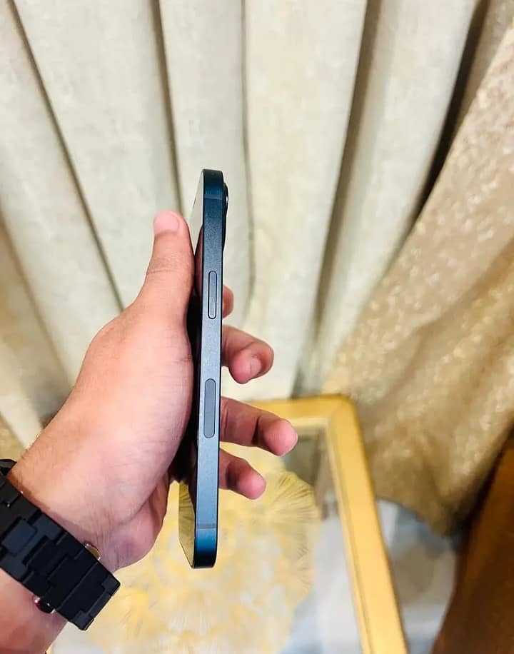 Apple iPhone 13

                                                            alt=