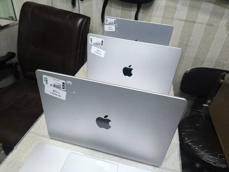 i7 i9 M1 M2 M3 Apple MacBook qty available 10/10 condition

                                                            alt=