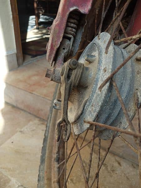 Honda 50 Motorcycle

                                                            alt=