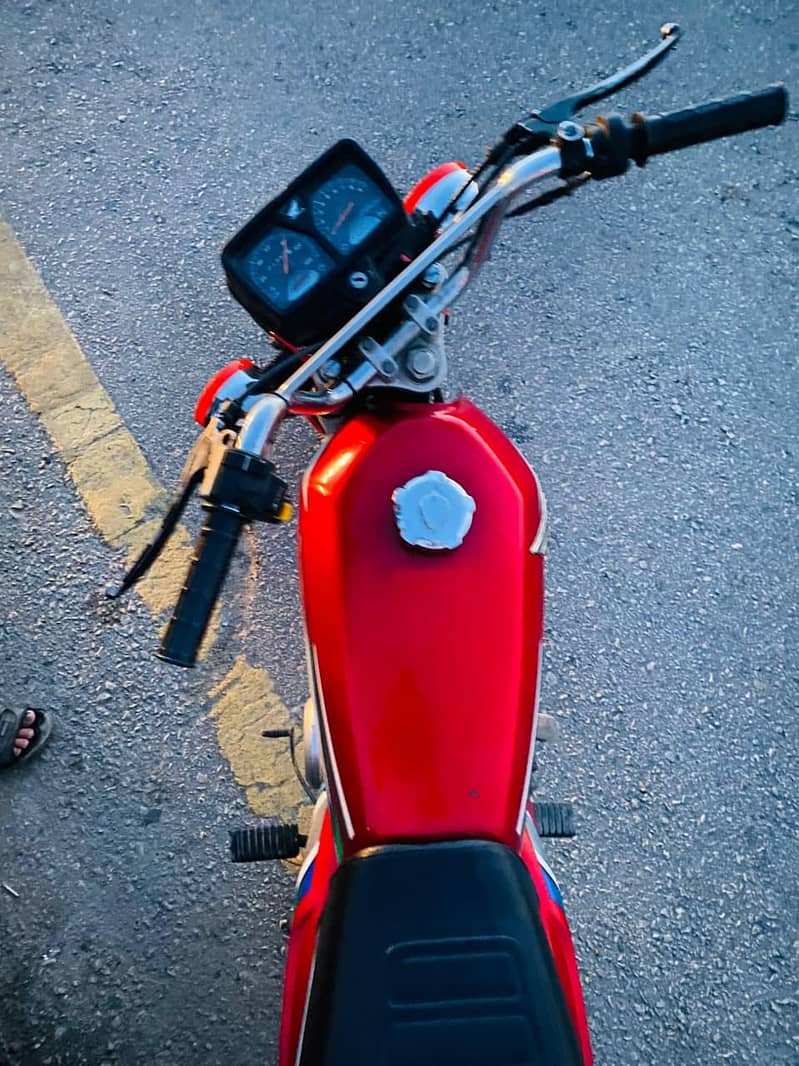 Red CG 125CC 2023 Karachi Registered Honda

                                                            alt=