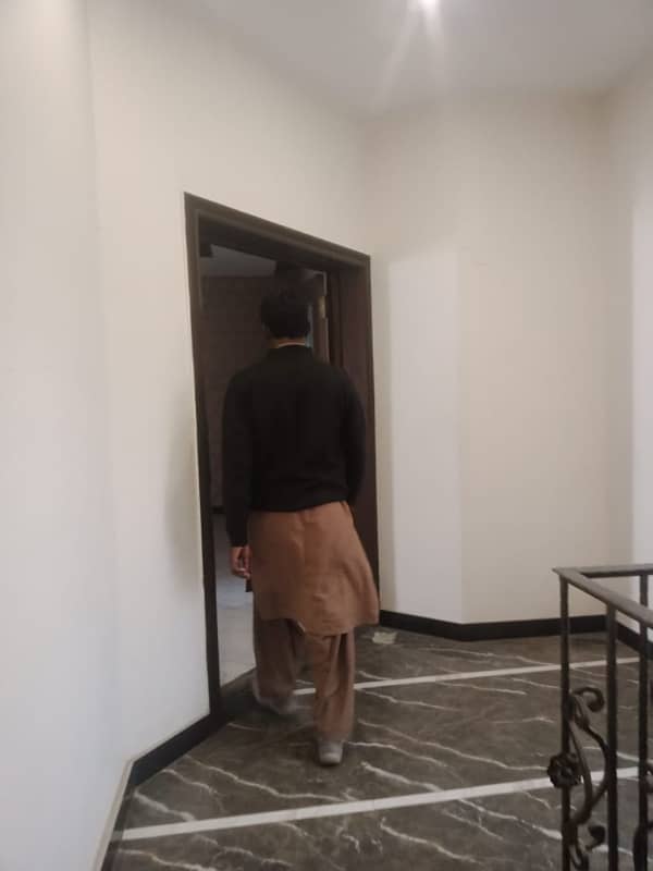 10 Marla House For Sale In Paragon City Lahore

                                                            alt=