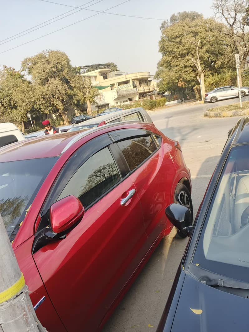 HONDA VIZEL

                                                            alt=