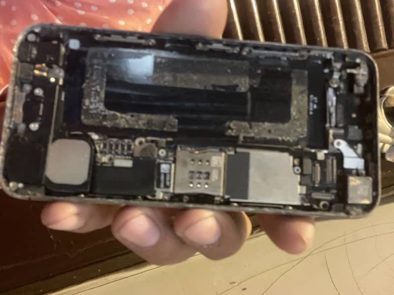 parts i phone 5

                                                            alt=