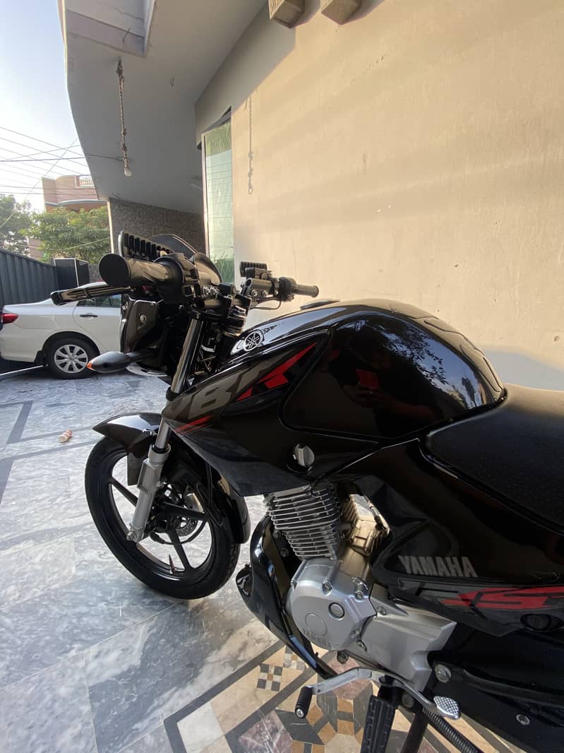 Yamaha YBR 125 | Model 2025 | Yamaha In Bike | Total Genuine

                                                            alt=