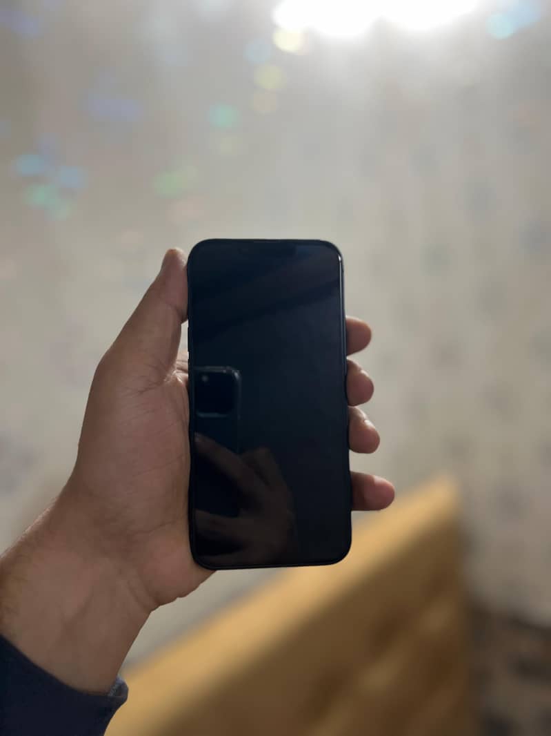 iPhone 14 512GB

                                                            alt=