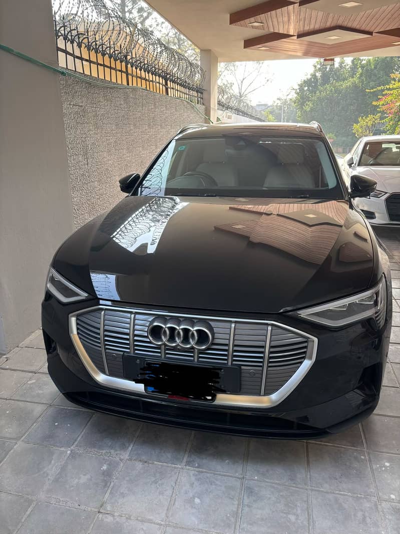 Audi e-tron 50 quattro 230 kW 2020

                                                            alt=