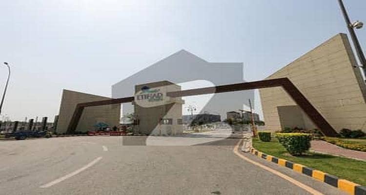 Secure Gated Community 3 Marla Plot for Sale on Raiwind Road

                                                            alt=
