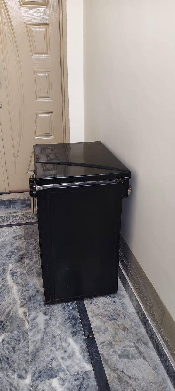 Canon 3-Burner Cooking Range with Oven, Grill & Auto Ignition

                                                            alt=